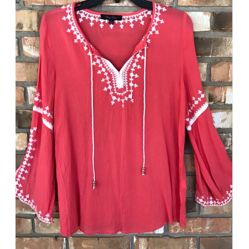 Honey Punch Coral Bohemian Tunic Blouse Low Sleeve White Embroidery Small
